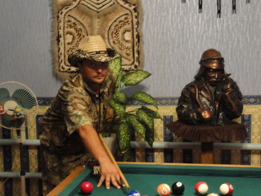  -,   Maksim, 49 ,     , c 