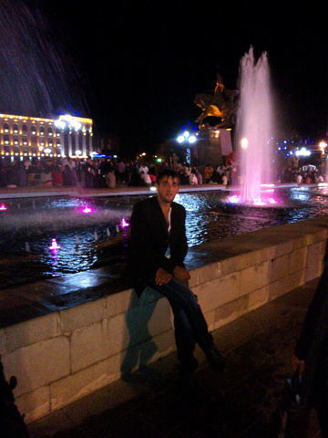  4881937  Narek, 33 ,    