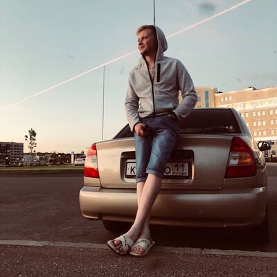  ,   Mikhail, 31 ,   ,   , c , 