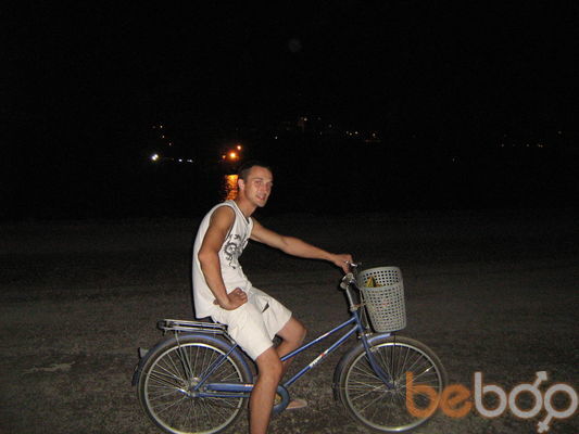  ,   Viktor, 43 ,   