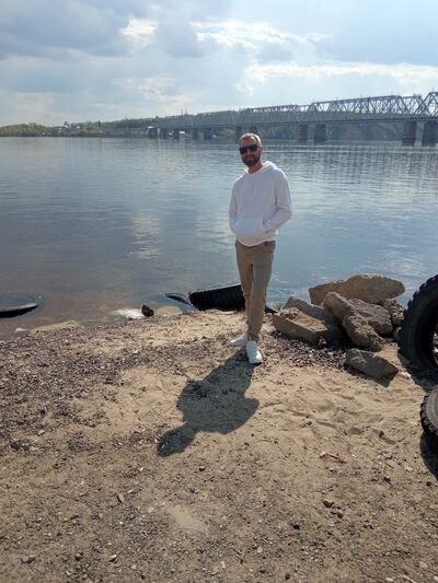 ,   Anton, 38 ,   ,   