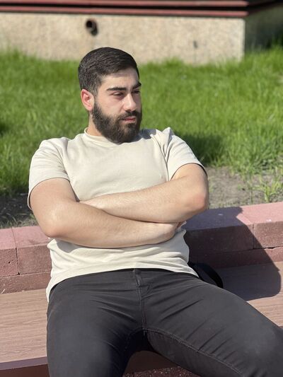 ,   Ali, 25 ,   ,   