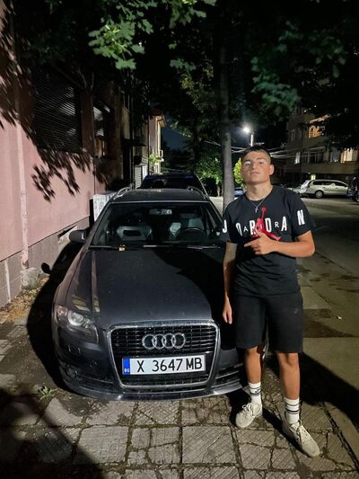  ,   Alex Rizov, 19 ,   ,   