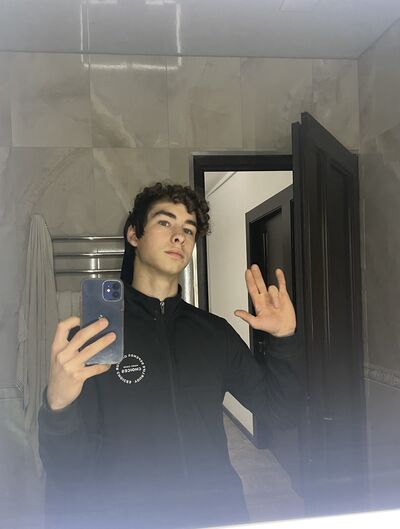  ,   Maxim, 21 ,   ,   , c 