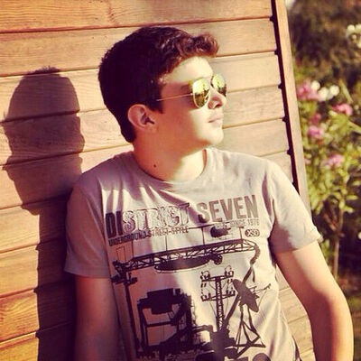  ,   Elvin, 32 ,   