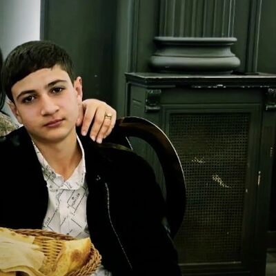  ,   Raf, 19 ,   ,   