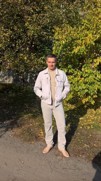  -,   Yuriy, 43 ,   