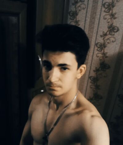  ,   Erik, 24 ,   ,   