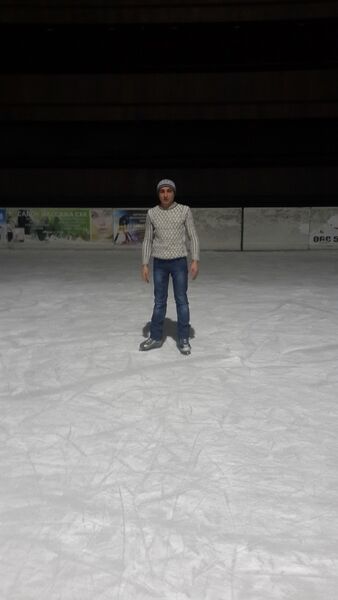  ,   Hovik, 37 ,  