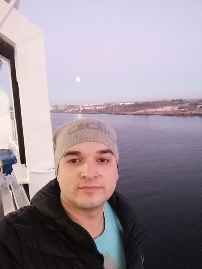  ,   Nik, 33 ,   ,   