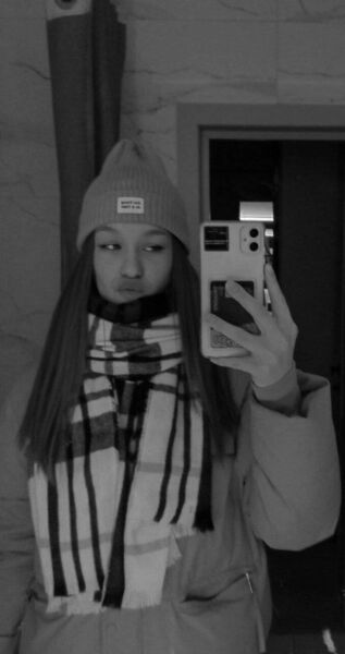  ,   Darya, 24 ,   ,   