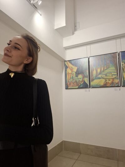  ,   Nika, 27 ,   