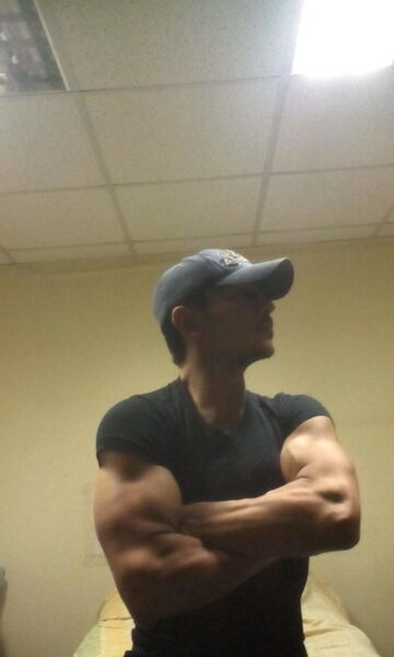  ,   Alek, 37 ,   