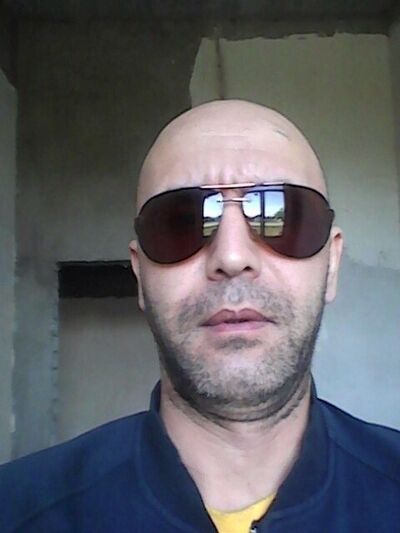  ,   Umed, 49 ,   