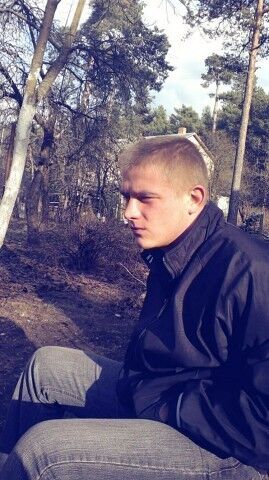  ,   Artur, 32 ,   