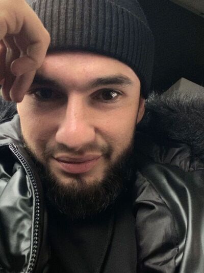 ,   Emir, 25 ,   ,   , c , 