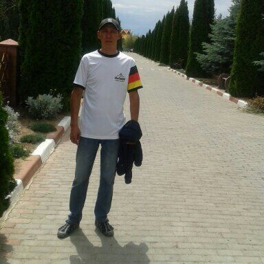  46477247  Adam, 45 ,    
