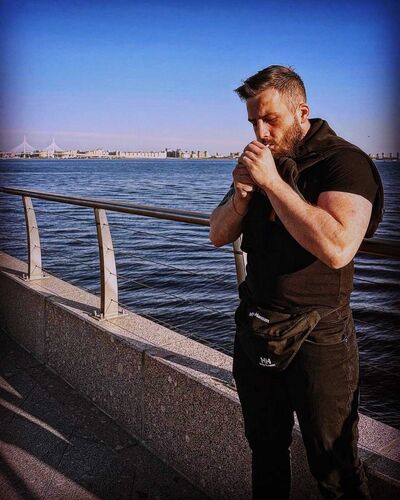  ,   Alex, 31 ,  