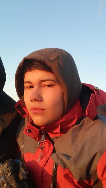  ,   Artem, 19 ,   ,   