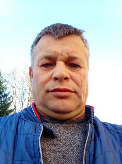  ,   Viktor, 45 ,   ,   