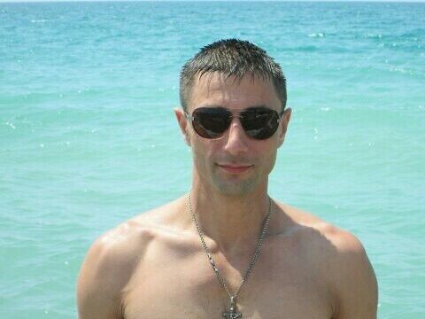  9414777  Eduard, 49 ,    