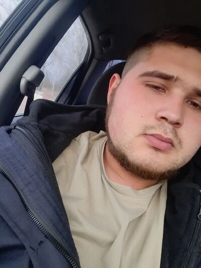  ,   Artem, 24 ,  