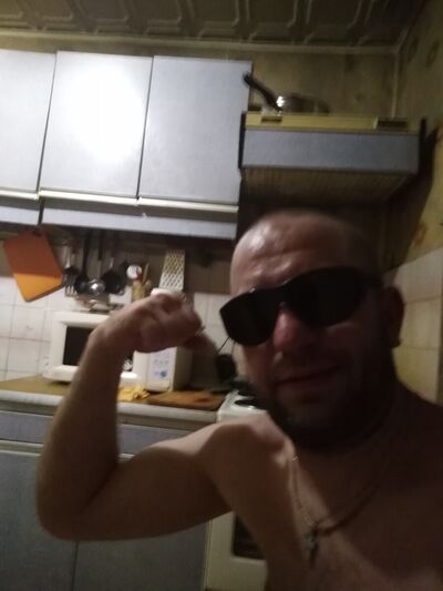 ,   Denis, 44 ,     , c 