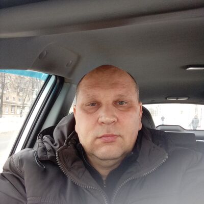  ,   Maxim, 44 ,   ,   