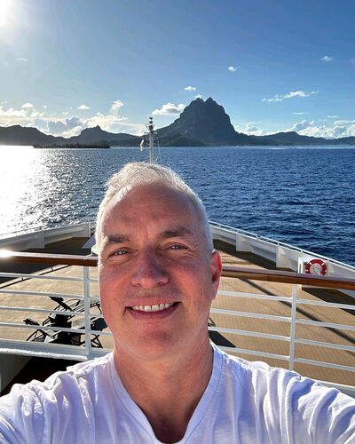  ,   Eric Zilbet, 63 ,   ,   , c 