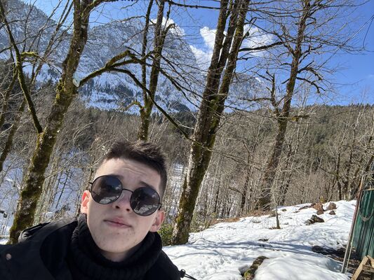  ,   Maksim, 25 ,   ,   