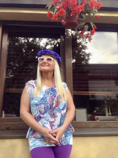  ,   Liana, 48 ,   ,   , c , 