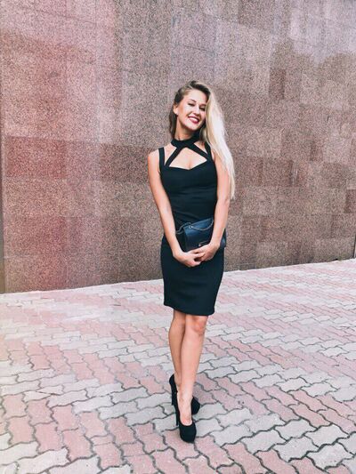 Знакомства Ровно, фото девушки Ольга, 23 года, познакомится для флирта, любви и романтики