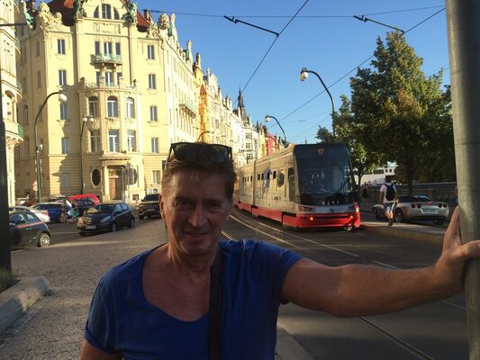  Bonn,   Georgiy, 61 ,   ,   , c 