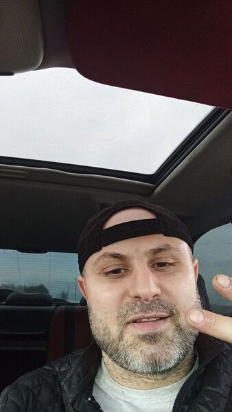  ,   Artur, 33 ,   ,   