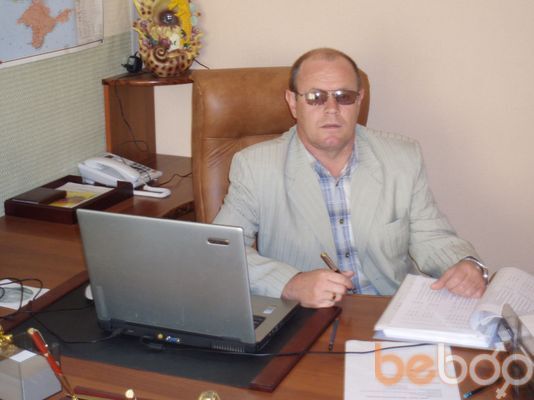  ,   Viktor, 66 ,  
