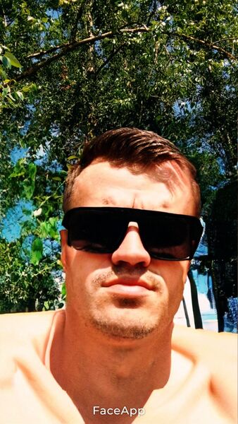  ,   Igor, 32 ,   