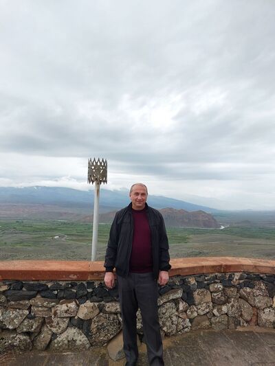  ,   Andranik, 46 ,   c 