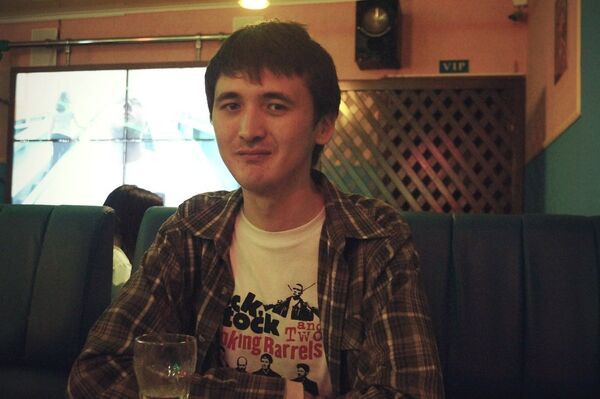  ,   Ruslan, 37 ,   ,   , c 