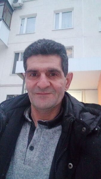  ,   Armen, 49 ,   ,   