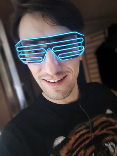  -,   Anton, 36 ,   ,   