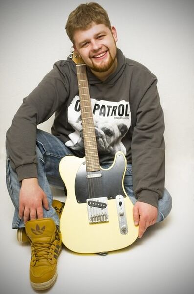  ,   Tomas, 38 ,     , c 