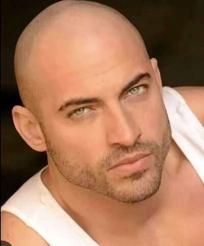  ,   ALEN DE LON, 41 ,  