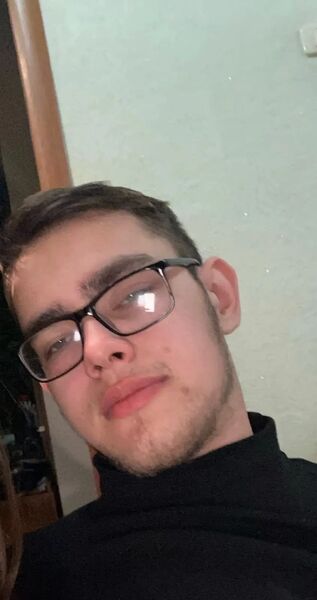  ,   Artur, 26 ,   ,   