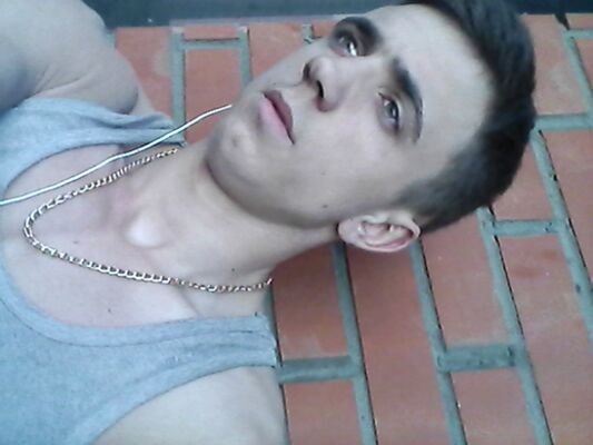  ,   Artur, 32 ,   ,   , c 
