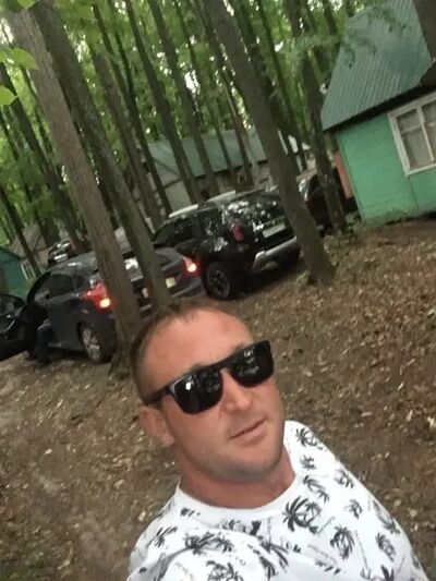   ,   Eduard, 40 ,   ,   