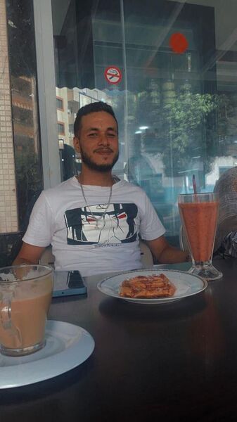  ,   Yassine, 25 ,   ,   