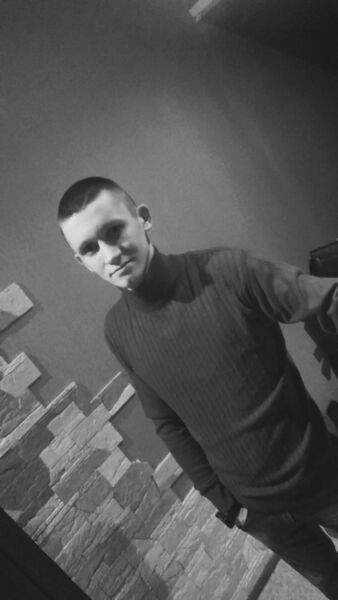 ,   Anton, 29 ,   