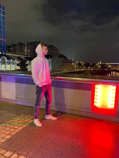  ,   Artem, 20 ,   ,   