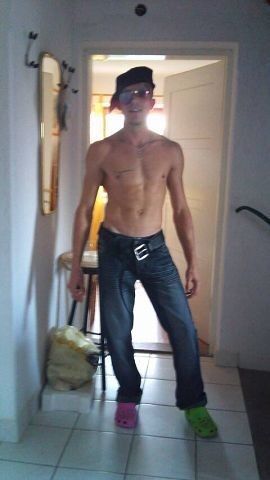  ,   Rihards, 42 ,   ,   , c 