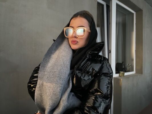  ,   Lana, 33 ,   ,   
